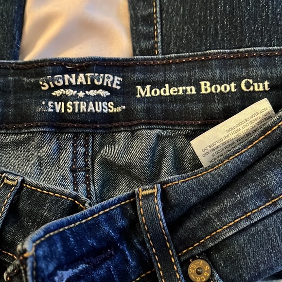 Signature Levi strauss & co modern bootcut sz 2 (26x32) - Picture 2 of 6